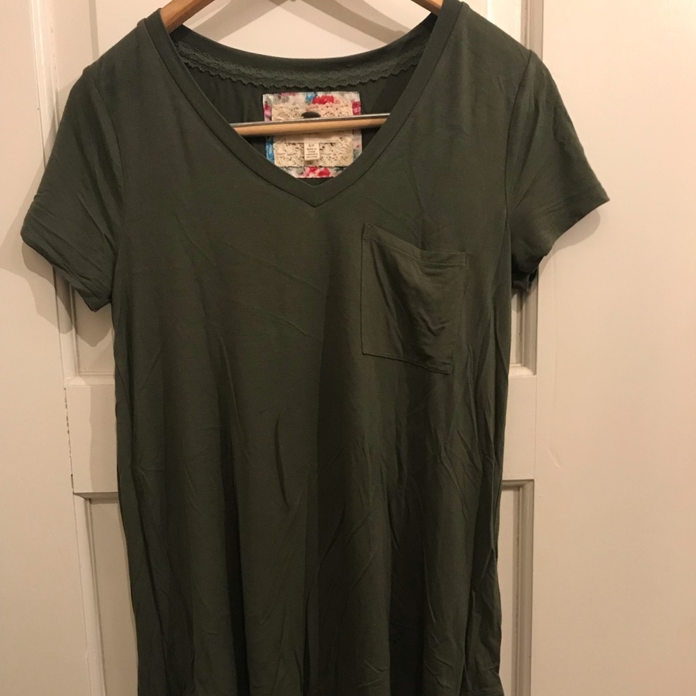 Army green super soft tunic tee.